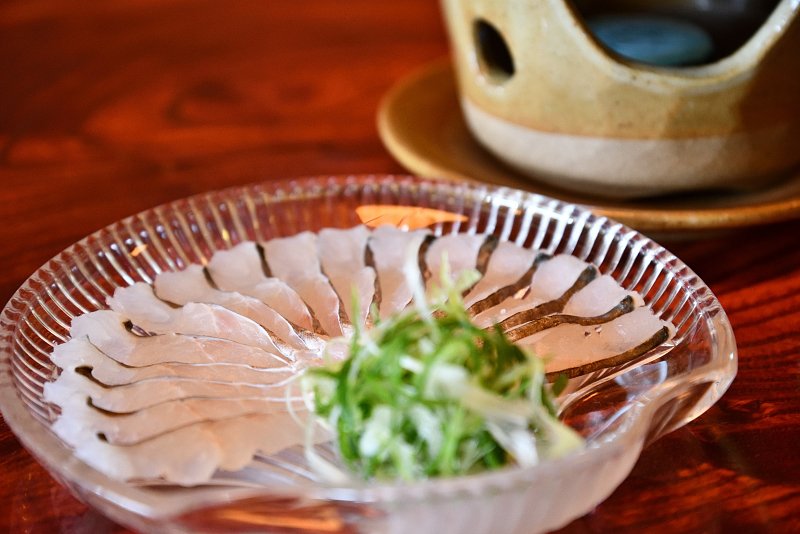 京都の夏を彩る「ハモ鍋」に使用するハモの切り身
