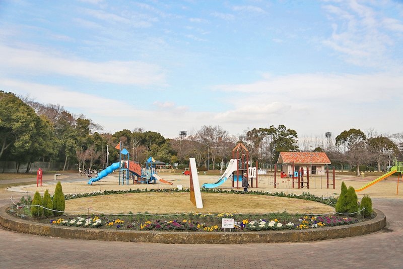 大阪市中心部に直結でき、子どもがのびのび遊べる公園も多いファミリー向きの街、大阪市住之江区御崎5丁目