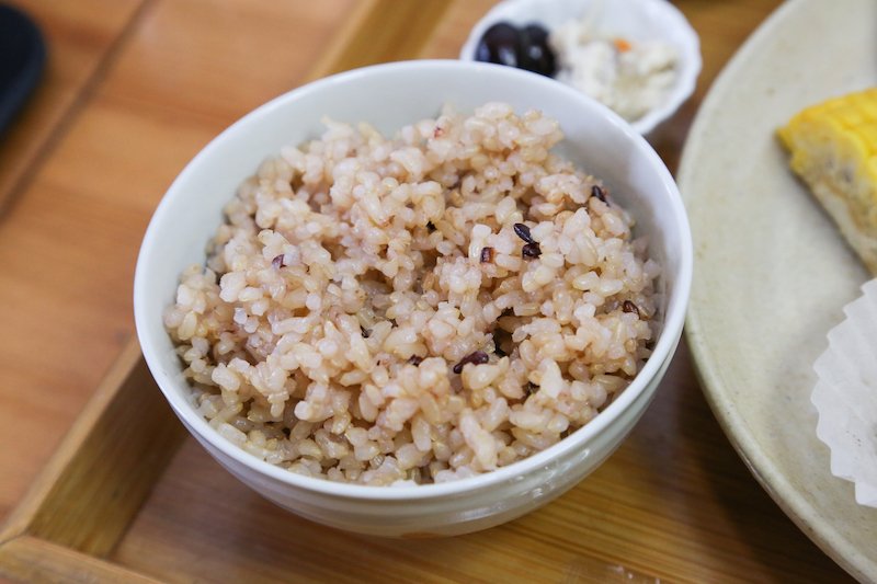発芽発酵玄米に黒米を加えた栄養価の高いご飯