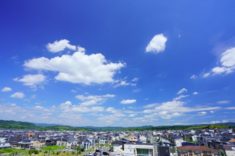 真夏の「木津城址公園」から見た城山台遠景